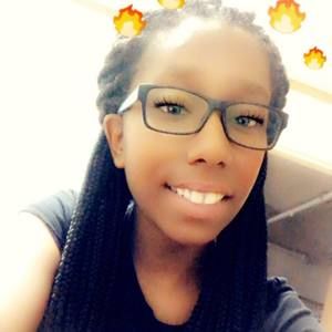 Meet your Posher, Alexis